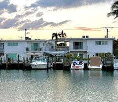 8035 Crespi Blvd in Miami Beach, FL - Building Photo