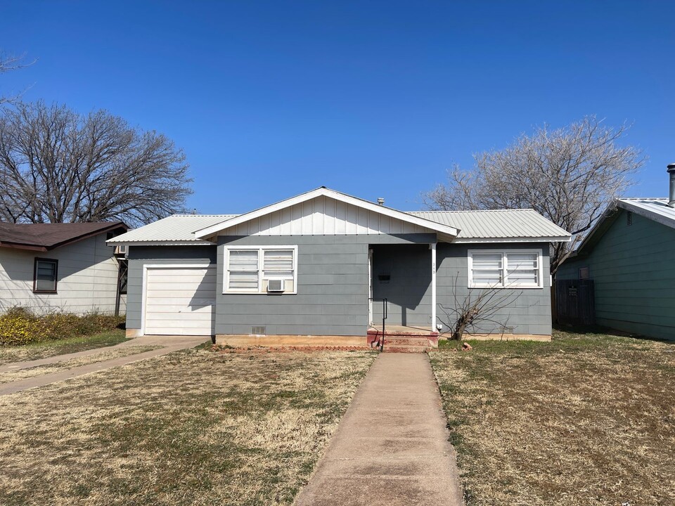 313 36th Pl in Snyder, TX - Building Photo