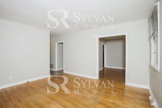 1041 Westhaven Dr in West Columbia, SC - Foto de edificio - Building Photo
