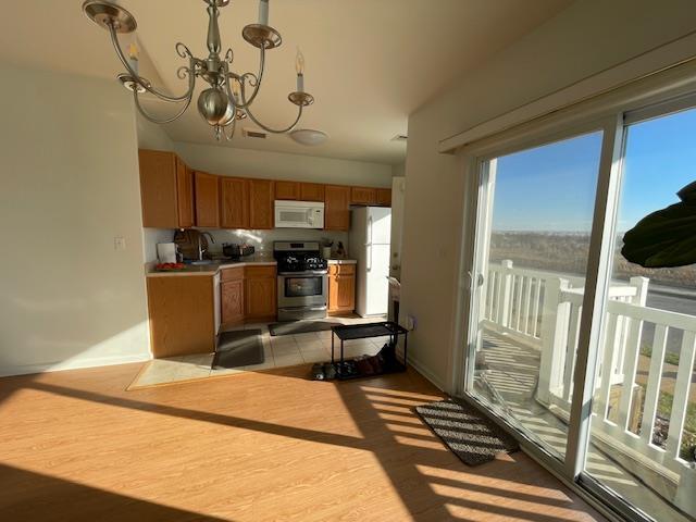 6410 Beach Front Rd in Queens, NY - Foto de edificio - Building Photo