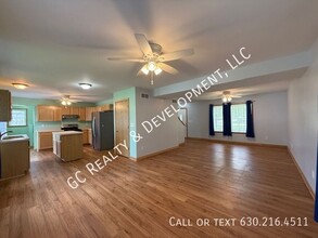 446 S State St in Hampshire, IL - Building Photo - Building Photo