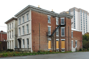 1023 S 3rd St in Louisville, KY - Building Photo