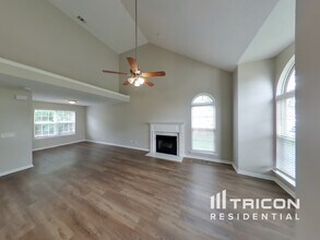283 Iris Dr in Hendersonville, TN - Building Photo - Building Photo