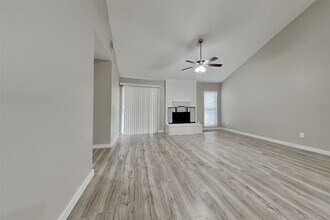 10207 Horseshoe Bend Dr in Houston, TX - Building Photo - Building Photo