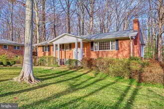 4925 Tunlaw St in Alexandria, VA - Building Photo - Building Photo