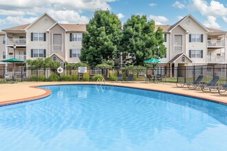 Linden Lane Apartments in Cuyahoga Falls, OH - Building Photo - Building Photo