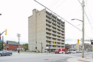 Le Marquis in Ottawa, ON - Building Photo