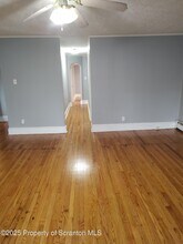 612 W Market St in Scranton, PA - Foto de edificio - Building Photo