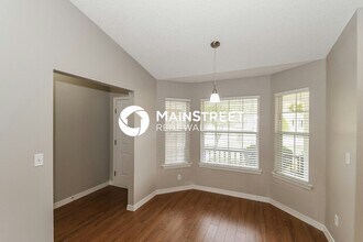 10450 McGirts Creek Dr in Jacksonville, FL - Building Photo - Building Photo