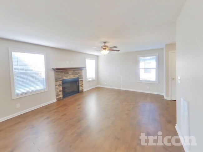 1259 Magnum Dr in Clarksville, TN - Foto de edificio - Building Photo