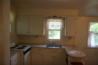 491 Robinson St, Unit B-1 in West Lafayette, IN - Foto de edificio - Building Photo