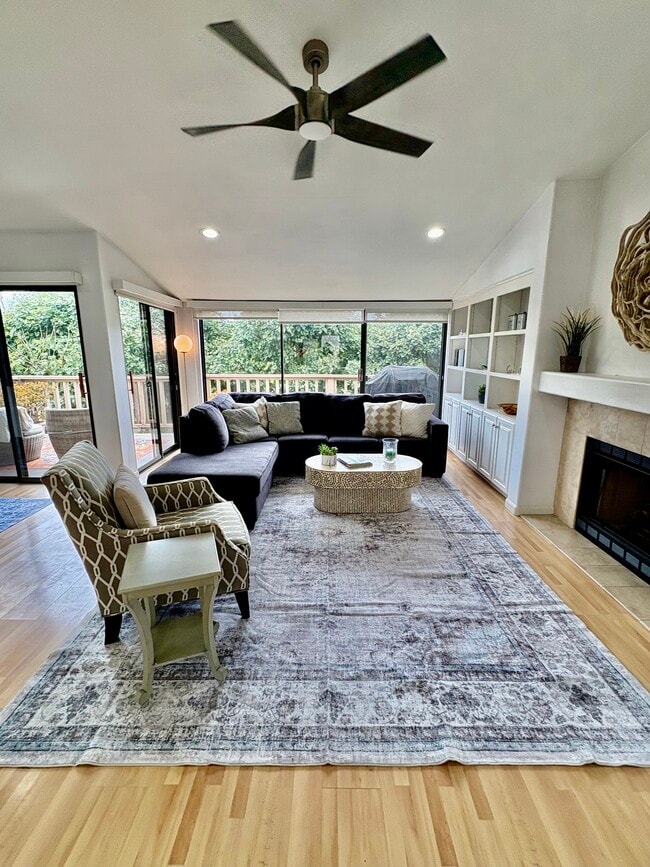 579 S Sierra Ave in Solana Beach, CA - Building Photo - Building Photo