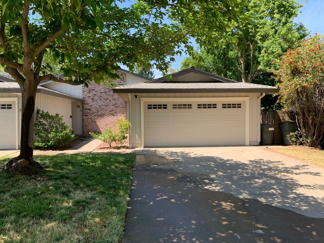 2541 Rose Ct in Carmichael, CA - Building Photo - Building Photo