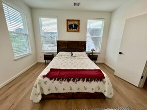 203 Danna Ln in Houston, TX - Foto de edificio - Building Photo