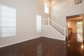 324 Point Loma Ave in North Las Vegas, NV - Foto de edificio - Building Photo