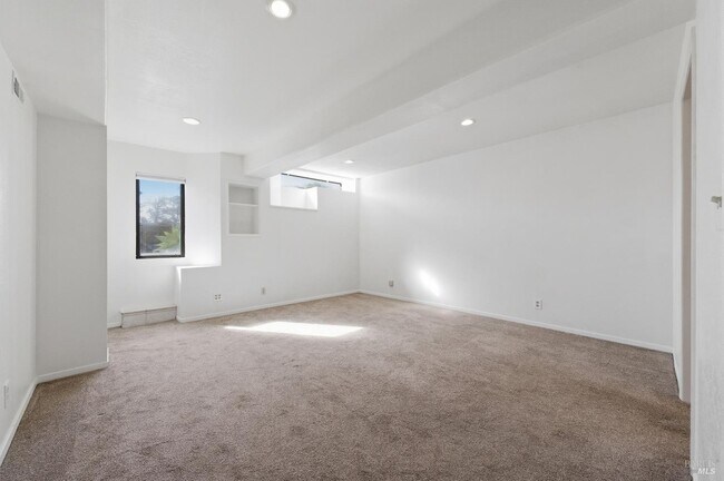 12 Byron Cir in Mill Valley, CA - Building Photo - Building Photo