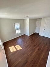8 Hampton St in Newton, NJ - Building Photo - Building Photo