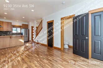 9230 35th Ave SW in Seattle, WA - Building Photo - Building Photo