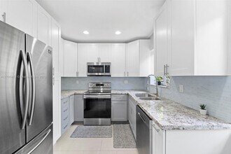 14621 NW 13th Rd in Miami, FL - Building Photo - Building Photo