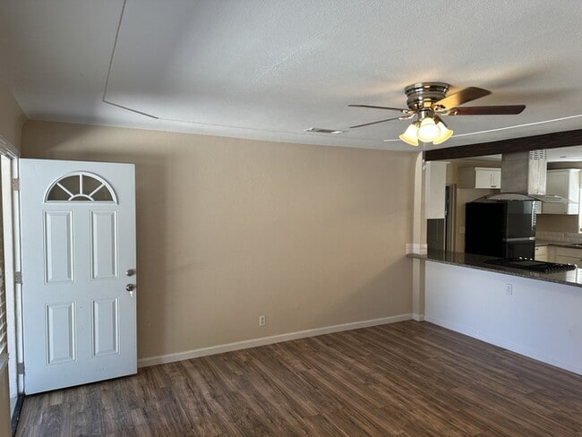 1536 Vernon Ave in Modesto, CA - Building Photo - Building Photo