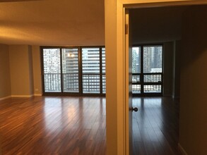 10 E Ontario, Unit 3203 in Chicago, IL - Building Photo - Building Photo