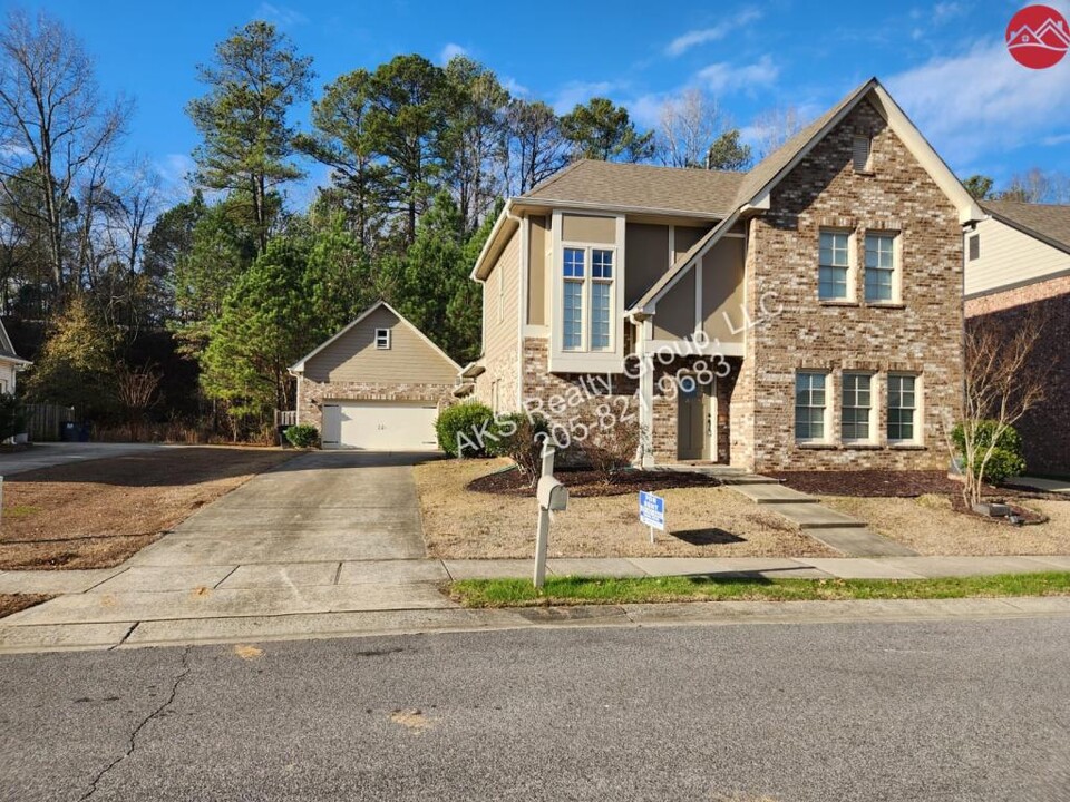 1727 Creekside Dr in Hoover, AL - Building Photo