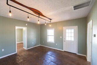 304 Quigley St in Cave City, KY - Building Photo - Building Photo