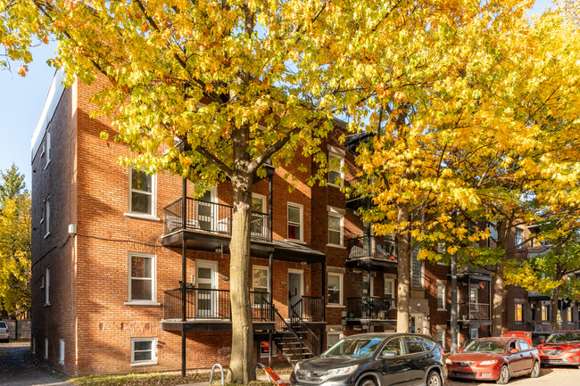 165 Carignan-Salières Rue in Québec, QC - Building Photo - Primary Photo