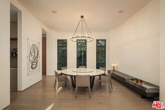 333 Croft Ave in Los Angeles, CA - Building Photo - Building Photo