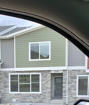 3787 Soft Whisper Wy in Herriman, UT - Building Photo