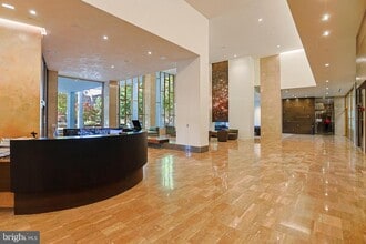 2401 Pennsylvania Ave in Philadelphia, PA - Foto de edificio - Building Photo