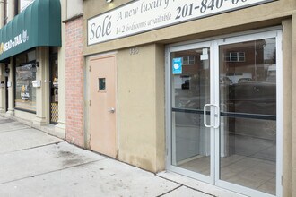 Sole in Cliffside Park, NJ - Building Photo - Building Photo