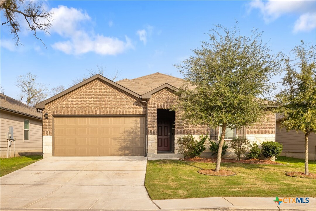 837 Margay Lp in Seguin, TX - Building Photo