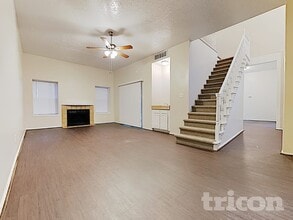 1934 Creston Dr in Spring, TX - Foto de edificio - Building Photo