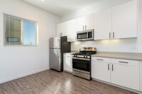 3030 Chapman - PE Gallot in Oakland, CA - Building Photo - Interior Photo