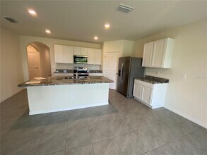 17313 Harvest Moon Way in Bradenton, FL - Foto de edificio - Building Photo