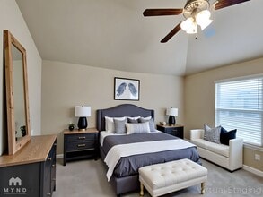 1012 Merlin Dr in Norman, OK - Foto de edificio - Building Photo