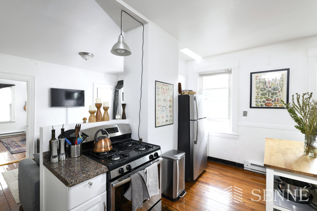 195 Hampshire St, Unit 1 in Cambridge, MA - Building Photo