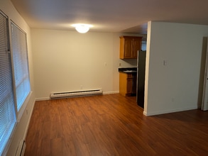 9445 Avondale Rd NE in Redmond, WA - Building Photo - Building Photo