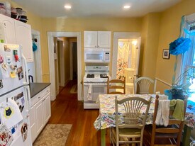10 Clifton St, Unit 1 in Somerville, MA - Building Photo
