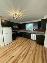 56 Chapel St, Unit 2 in Augusta, ME - Building Photo