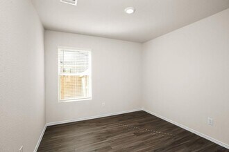 3306 Yellow Rose Dr in Texas City, TX - Building Photo - Building Photo