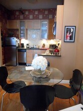 918 Beacon St, Unit 1 in Boston, MA - Building Photo - Building Photo