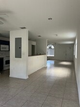 812 NW 22nd Pl in Miami, FL - Building Photo - Building Photo