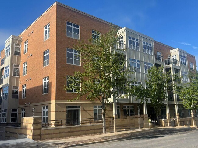 property at 1925 N Water St