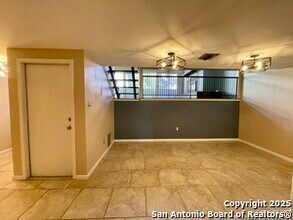 3103 Eisenhauer Rd in San Antonio, TX - Building Photo - Building Photo