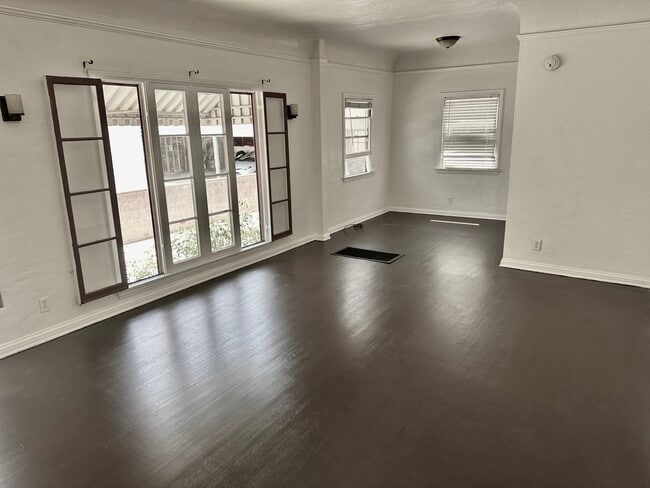 1861 Kelton Ave, Unit 4 in Los Angeles, CA - Foto de edificio - Building Photo