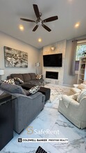 1171 Handsworth Rd in North Vancouver, BC - Building Photo - Building Photo