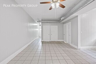 60 W McMillan St in Cincinnati, OH - Foto de edificio - Building Photo