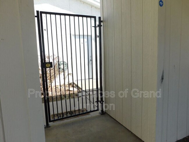 869 Iowa Ave in Palisade, CO - Building Photo - Building Photo